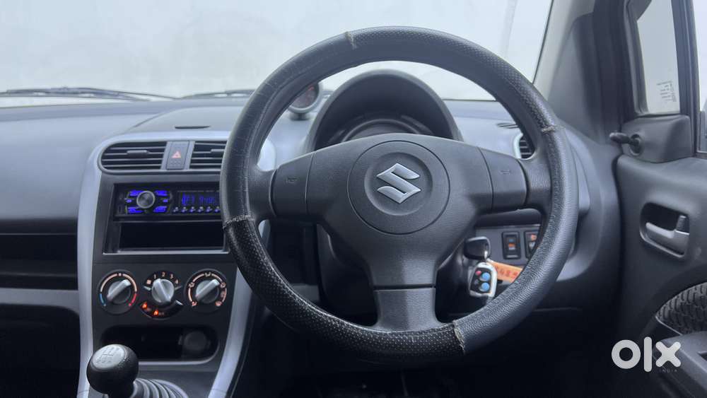 Maruti Suzuki Ritz Vxi, 2014, Petrol