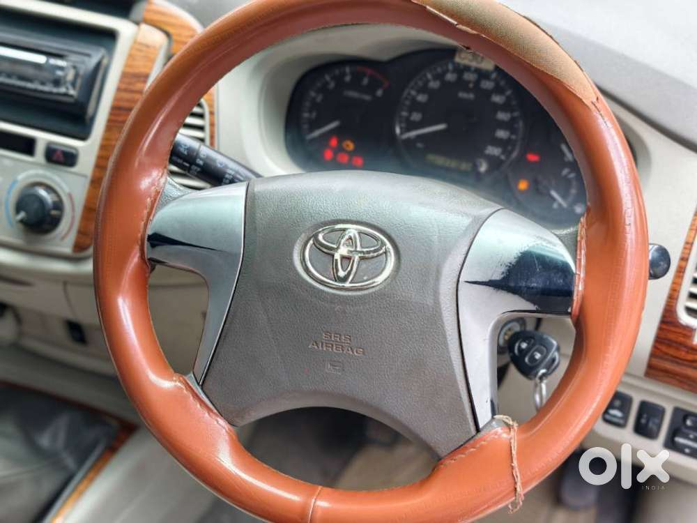 Toyota Innova 2.5 G (diesel) 8 Seater, 2012, Diesel