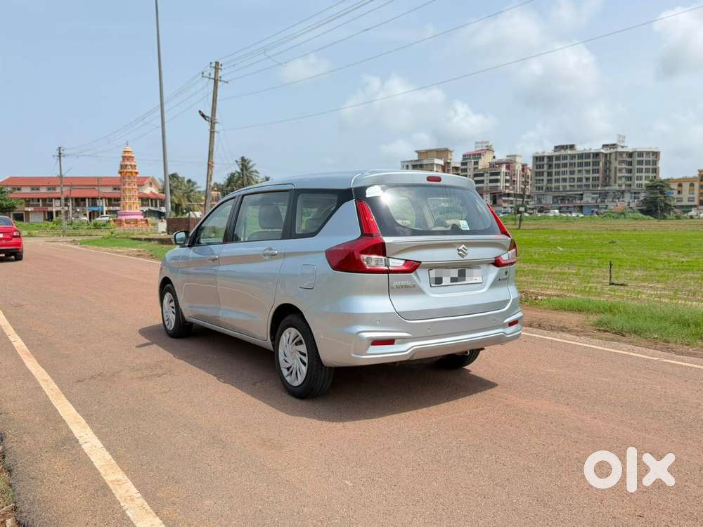 Maruti Suzuki Ertiga Vxi At Petrol, 2022, Petrol