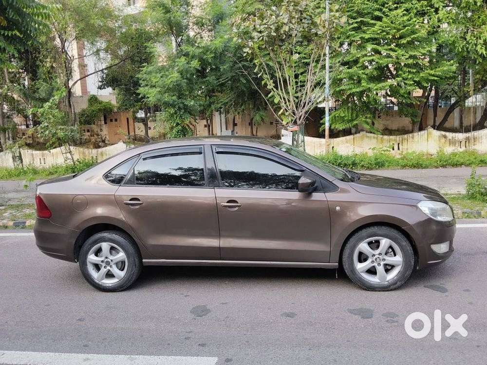 Skoda Rapid 1.5 Tdi Ambition Plus, 2015, Diesel