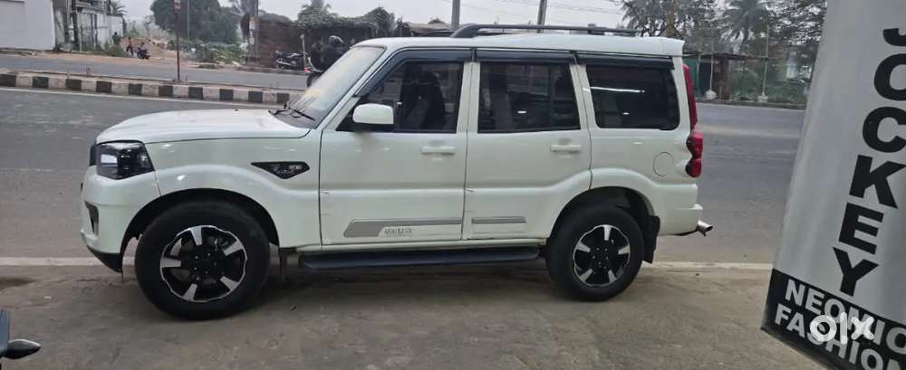 Mahindra Scorpio Classic 2025 Diesel 14000 Km Driven