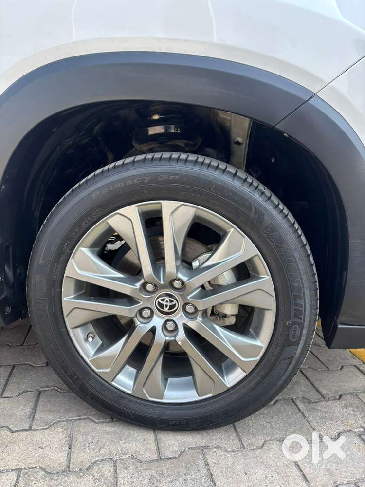 Toyota Innova Hycross 2.0 Zx Hybrid 7 Str, 2024