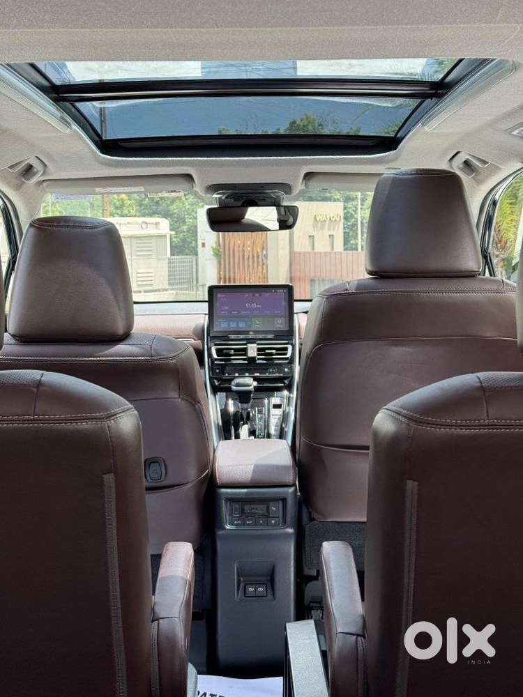 Toyota Innova Hycross 2.0 Zx (o) Hybrid 7 Str, 2025, Petrol
