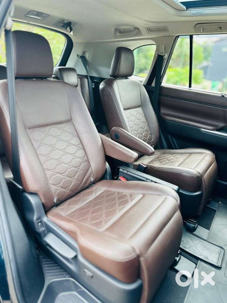 Toyota Innova Hycross 2.0 Zx Hybrid 7 Str, 2023, Petrol