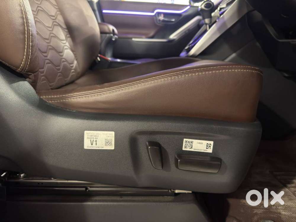 Toyota Innova Hycross 2.0 Zx (o) Hybrid 7 Str, 2024, Petrol