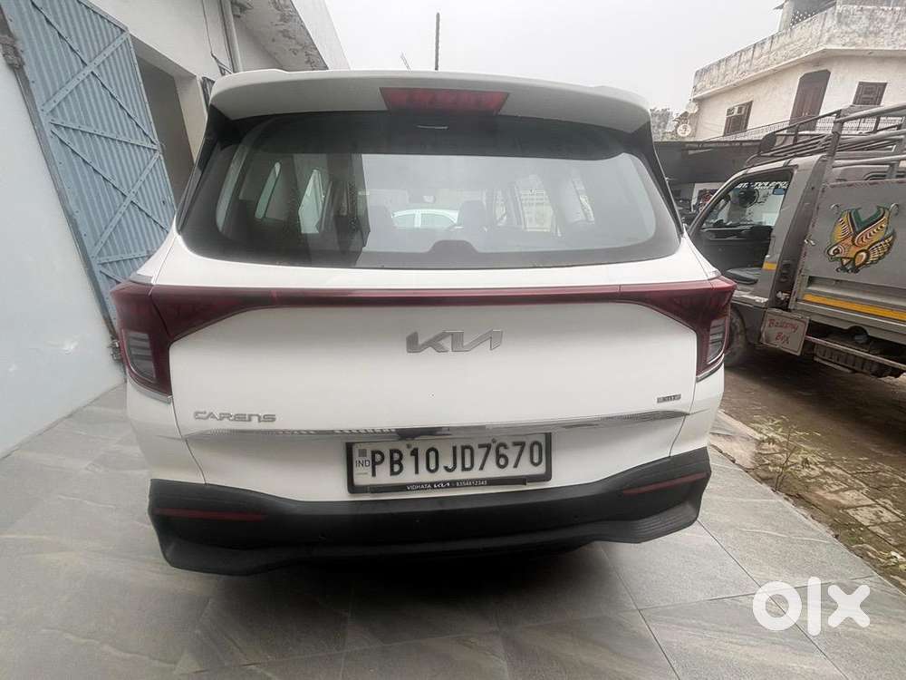 Kia Carens 2023 Diesel Imt 10300 Km Driven