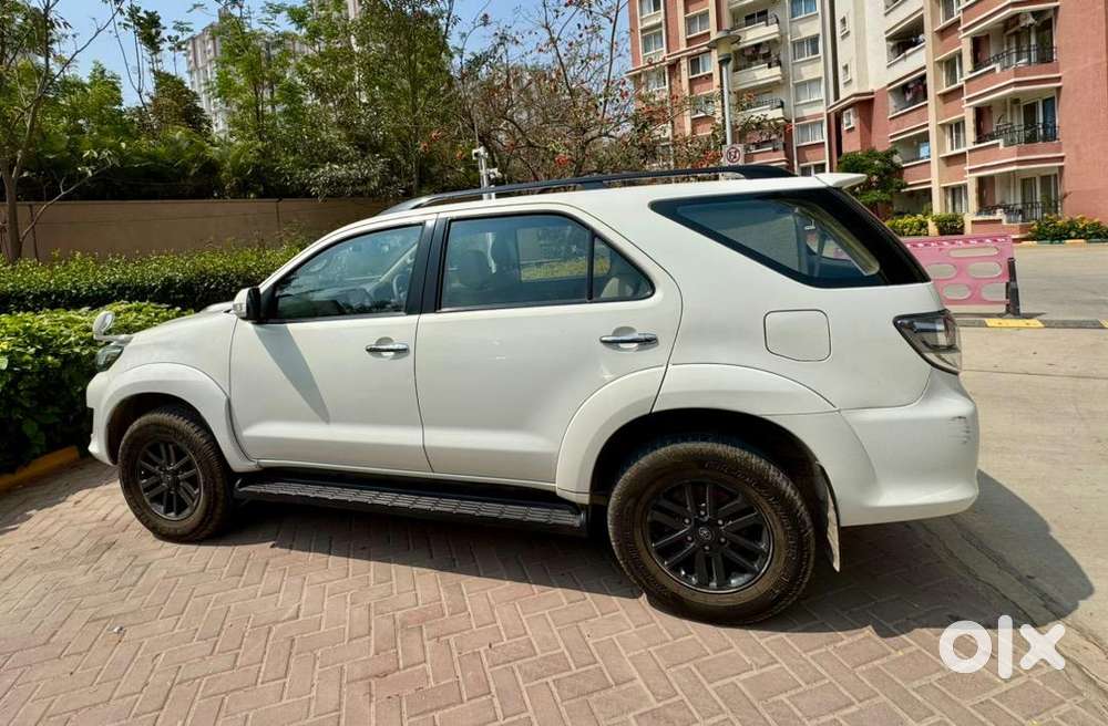 Toyota Fortuner Pearl White At Diesel Excellent Maintenance