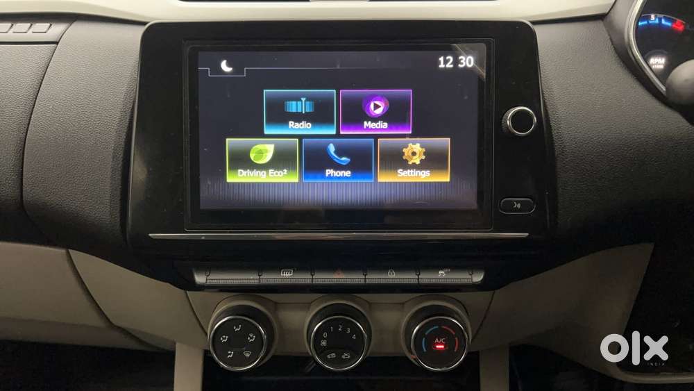 Renault Triber Rxz, 2023, Petrol