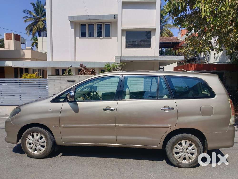 Toyota Innova 2004-2011 2.5 V Diesel 7-seater, 2010, Diesel