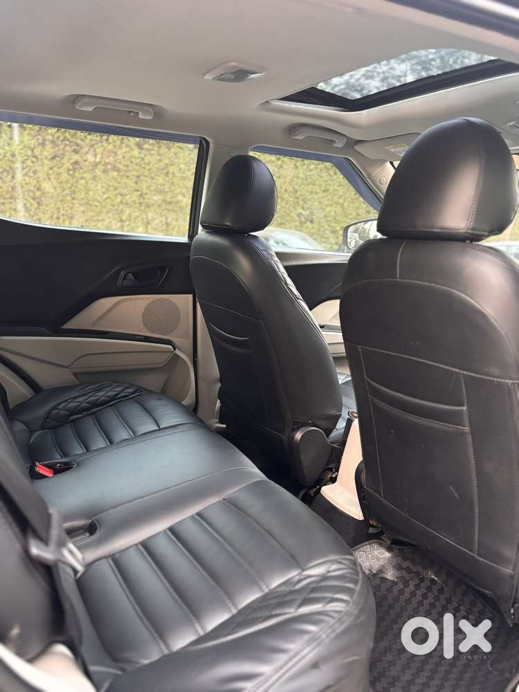 Mahindra Xuv300 W4, 2023, Cng & Hybrids