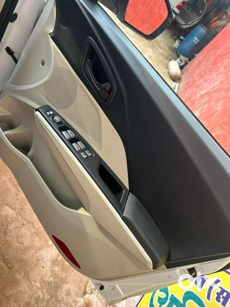 Mahindra Xuv300 Diesel 2024 Showroom Condition