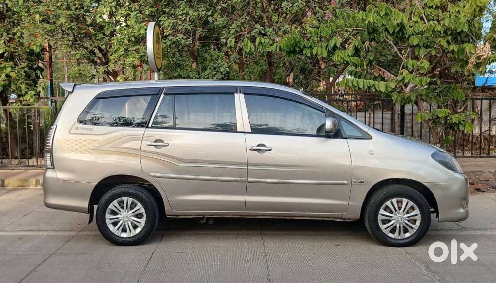 Toyota Innova 2.5 G (diesel) 8 Seater, 2011, Diesel