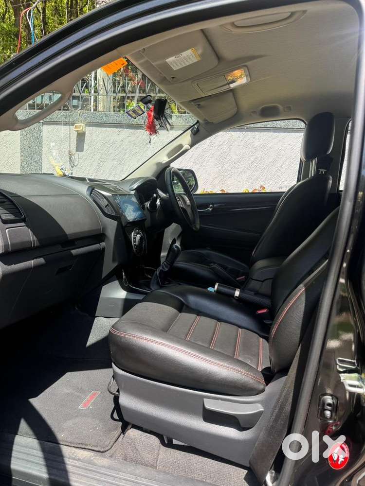 Isuzu D-max V-cross 2023 Diesel Well Maintained