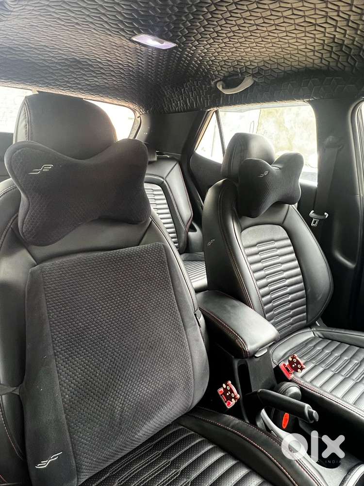 Hyundai Venue 2023 Petrol Well Maintained