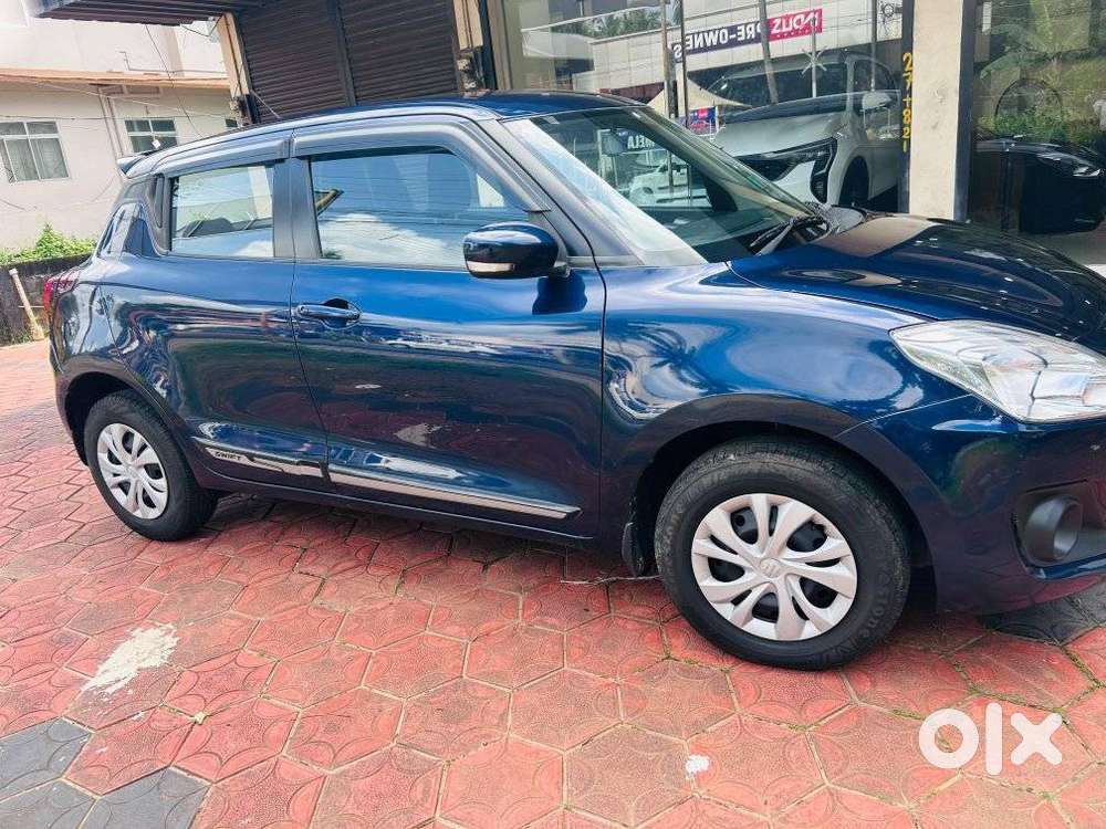 Maruti Suzuki Swift Vxi + Manual, 2022, Petrol