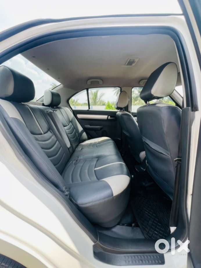 Maruti Suzuki Swift Dzire Lxi Option, 2010, Petrol