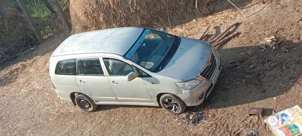 Toyota Innova 2014