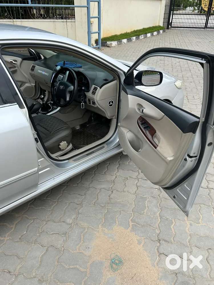 Toyota Corolla Altis 2013 Car