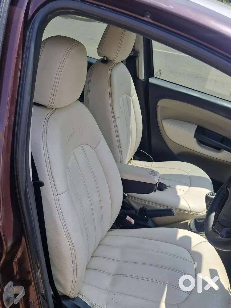 Fiat Linea Emotion 2011 Car