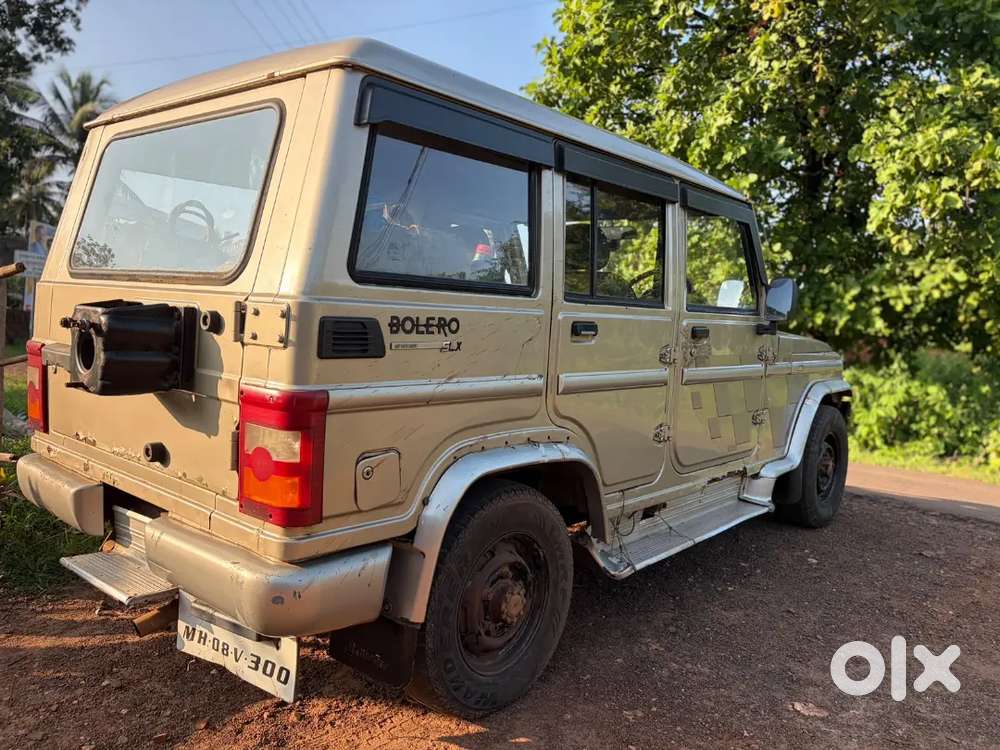 Car 7 Seater Bolero