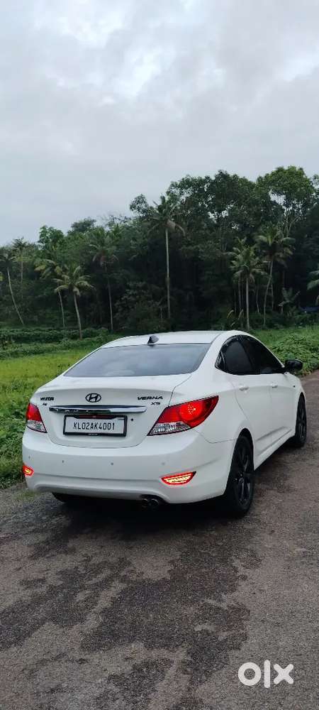 Hyundai Fluidic Verna 1.6 Crdi 2012