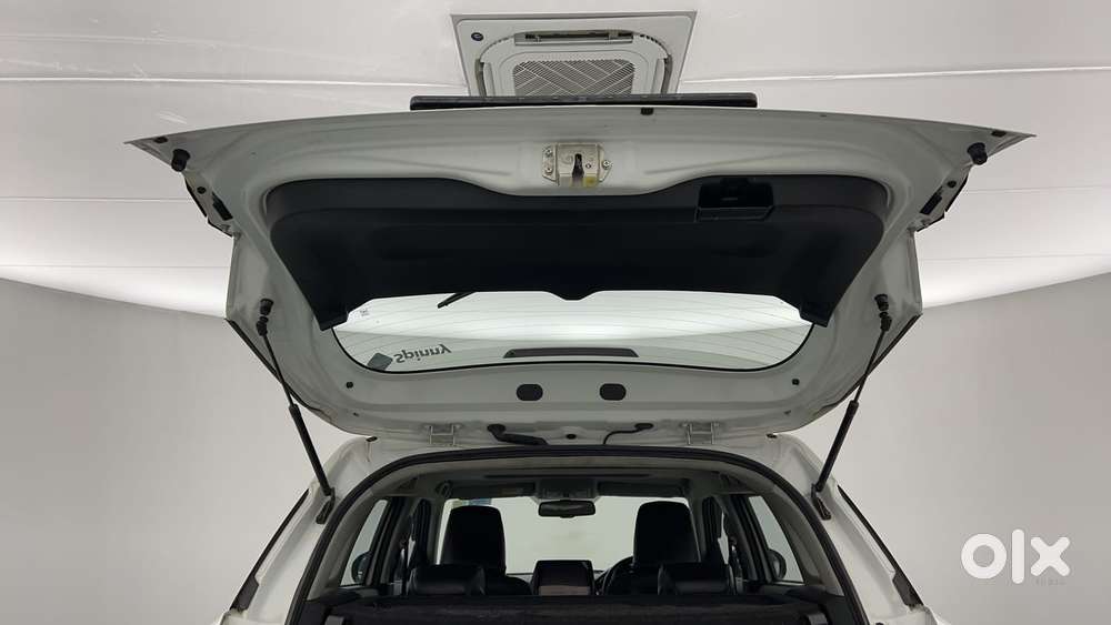 Maruti Suzuki Brezza 1.5 Zxi At Smart Hybrid Dual Tone, 2023, Petrol