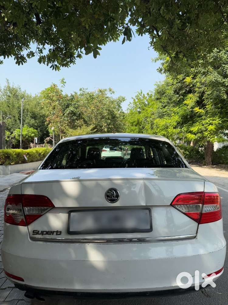 Skoda Superb Diesel 2015 With Company Service Record