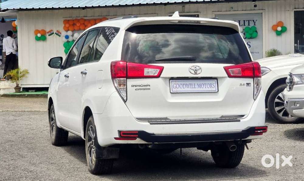Toyota Innova Crysta 2.4 V 8 Str, 2022, Diesel