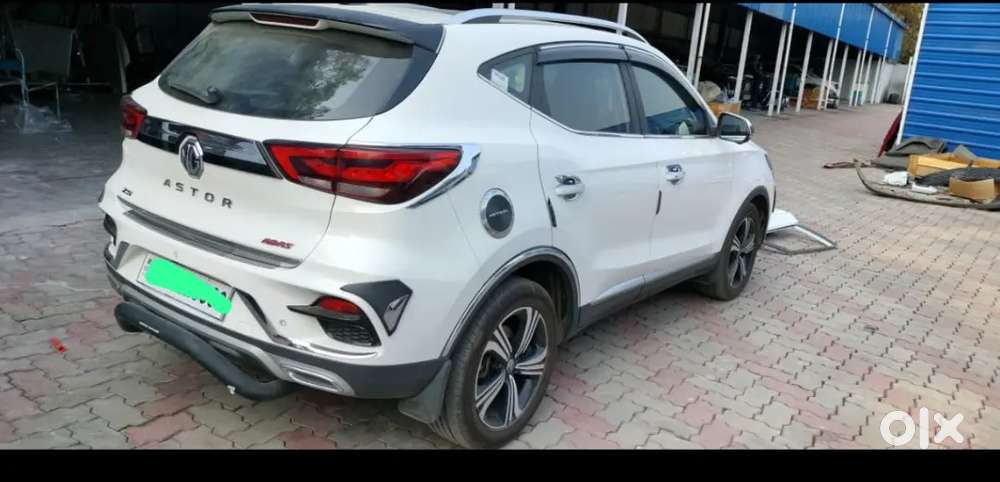 Mg Astor Savy Cvt Automatic Sangaria Red