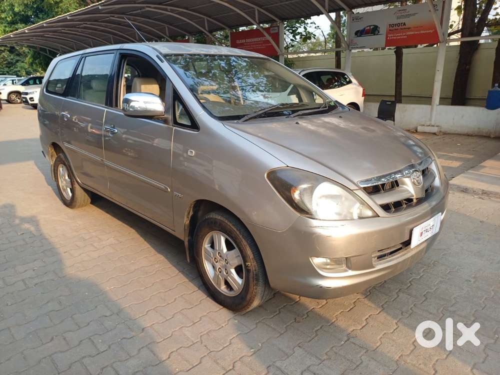 Toyota Innova Crysta 2.7 V, 2006, Petrol