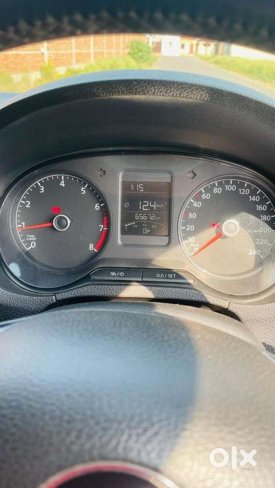 Volkswagen Polo 2015 Petrol 69000 Km Driven