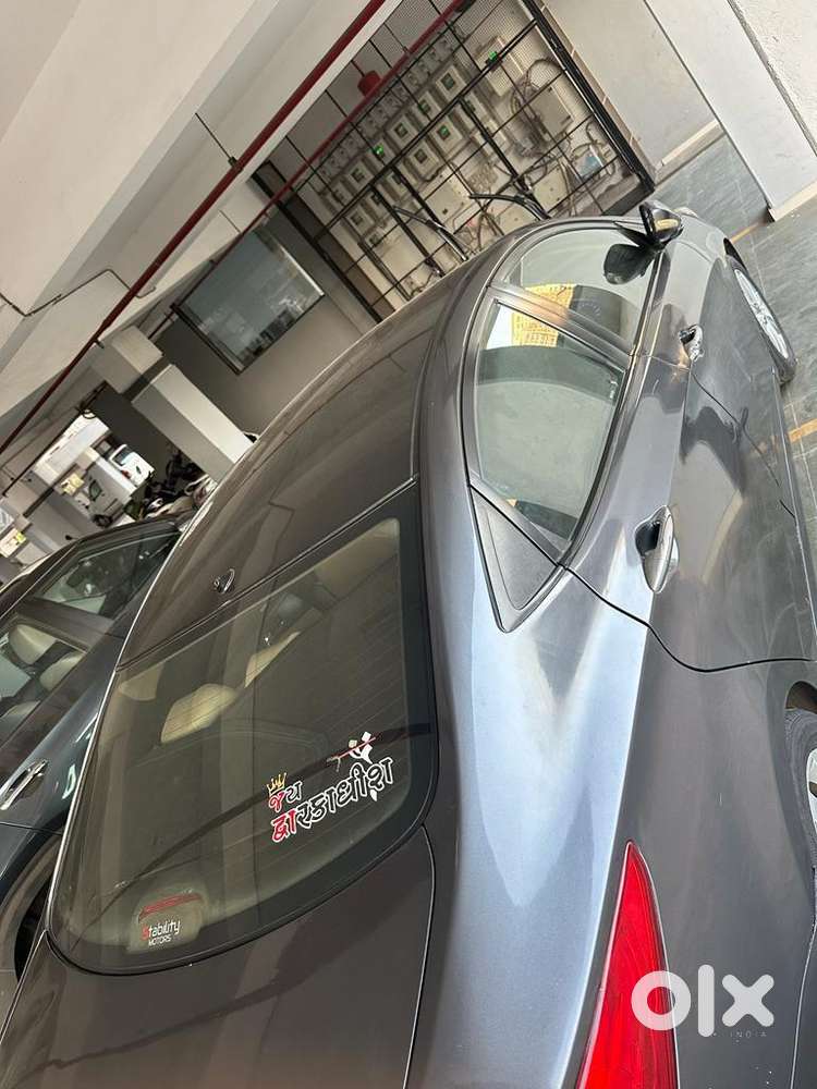 Hyundai Hybrid Car 2012
