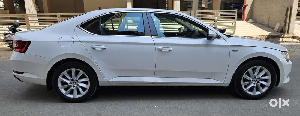 Skoda Superb Lk 1.8 Tsi At, 2017, Petrol