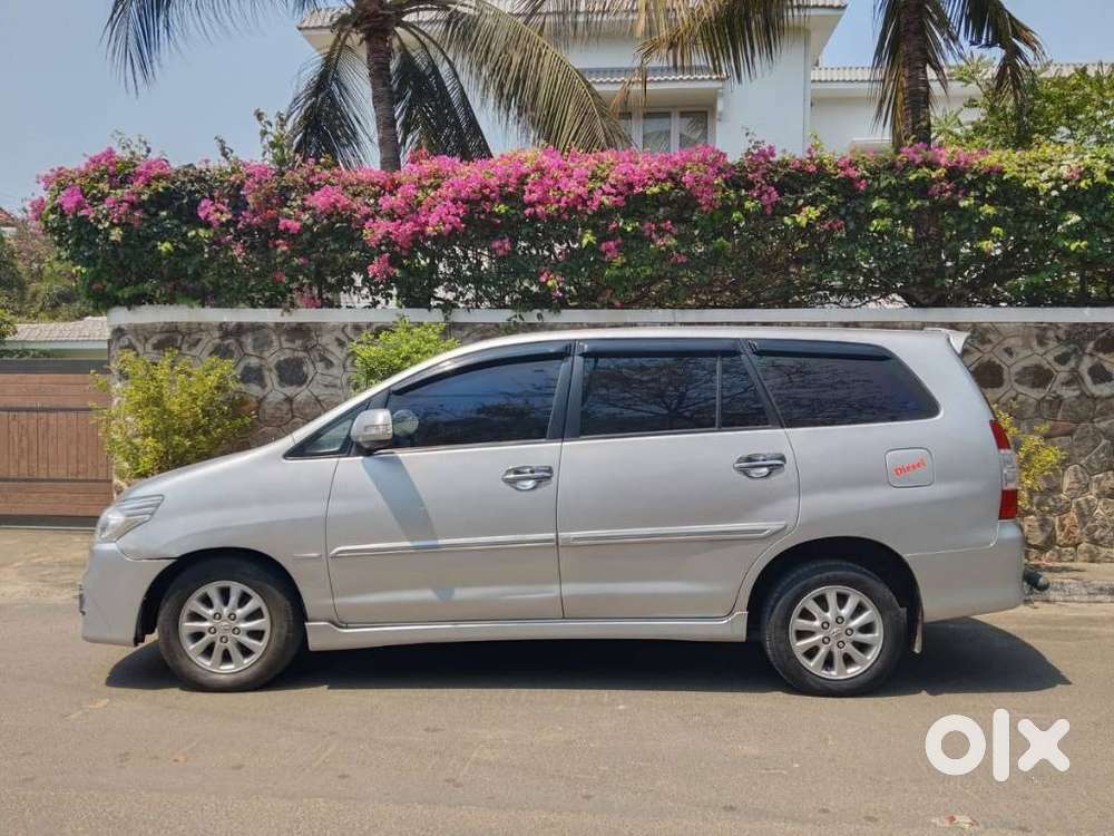 Toyota Innova 2.5 Vx 8 Seater Bs Iv, 2012, Diesel