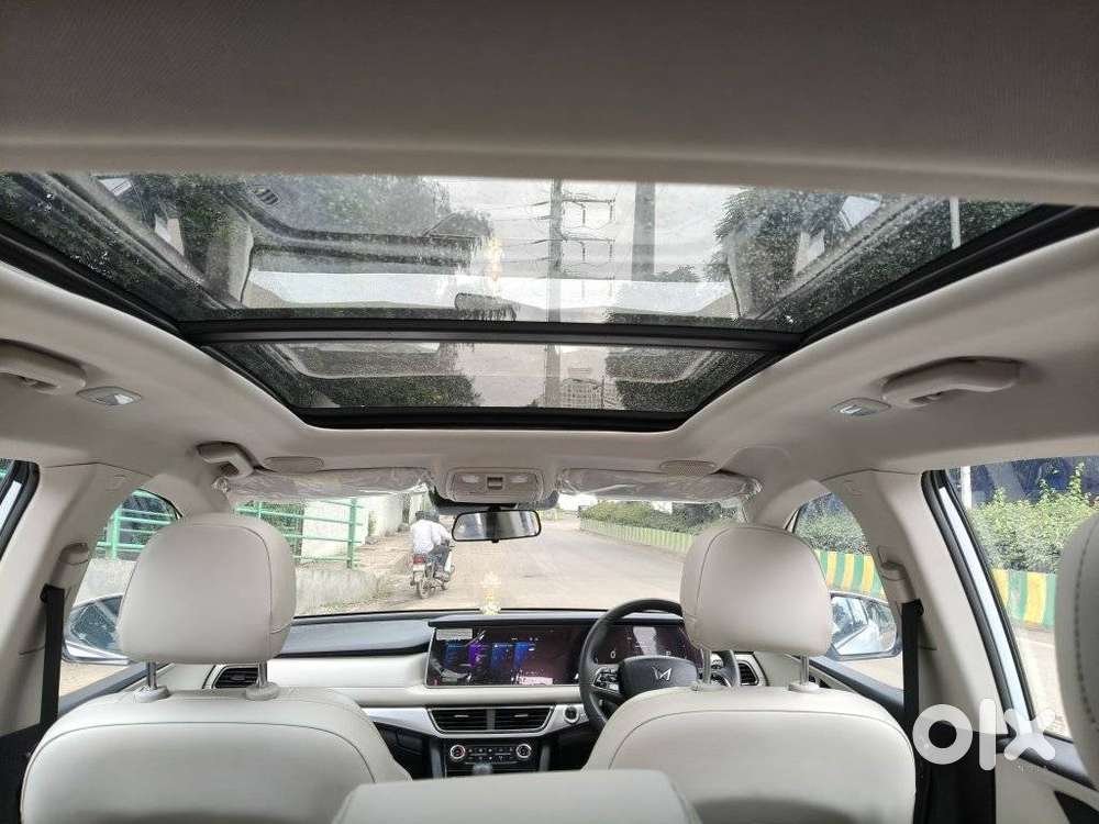 Mahindra Xuv700 2.2 Ax 7 Diesel At Luxury Pack Str, 2024, Diesel