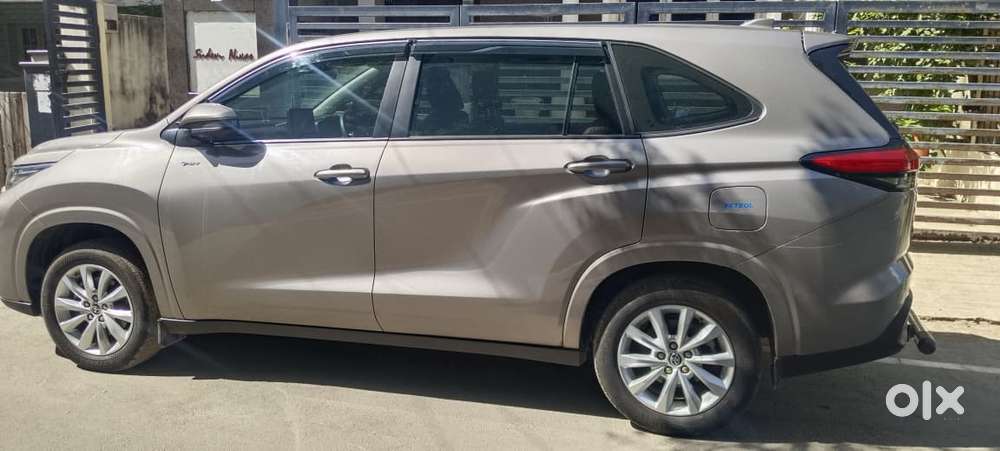 Toyota Innova Hycross 2.0 Vx Hybrid 8 Str, 2025, Petrol