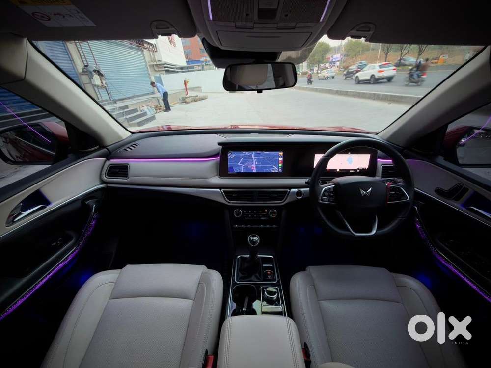 Mahindra Xuv700 2023 Diesel Well Maintained