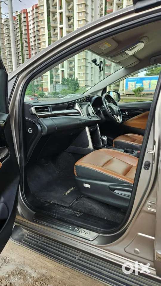 Toyota Innova Crysta 2.8 Zx At 7 Seater, 2019, Diesel