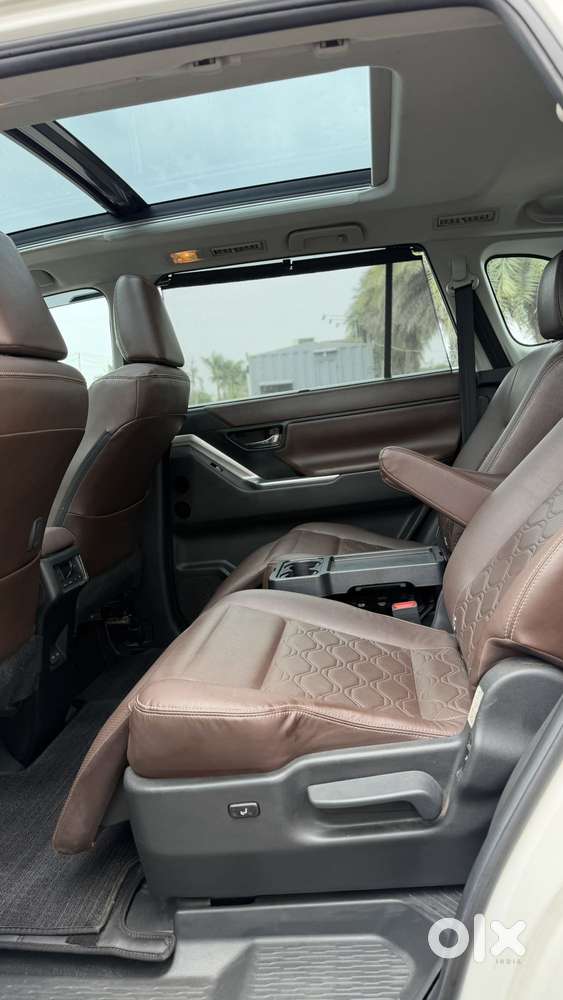 Toyota Innova Hycross 2.0 Zx (o) Hybrid 7 Str, 2024, Electric