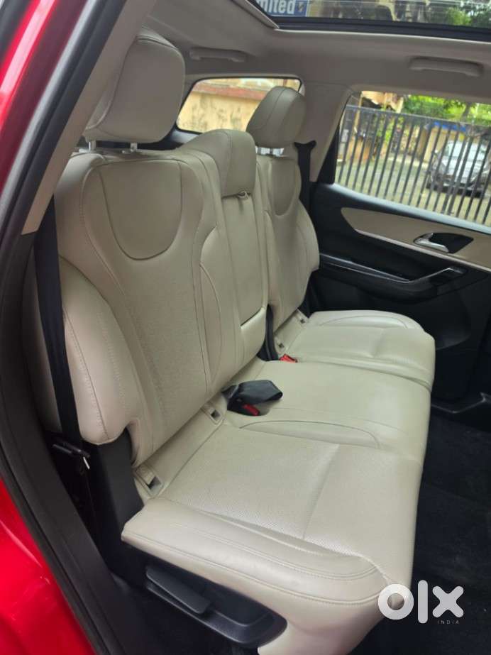 Mahindra Xuv700 2.0 Ax 7 Petrol At Luxury Pack Str, 2023, Petrol