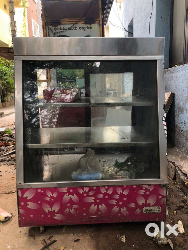 3 FEET BAKERY SHOWCASE FOR SALE