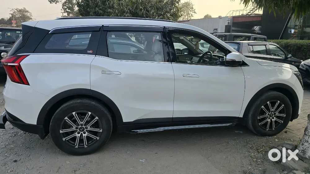 Mahindra Xuv700 2023 Petrol 31500 Km Driven