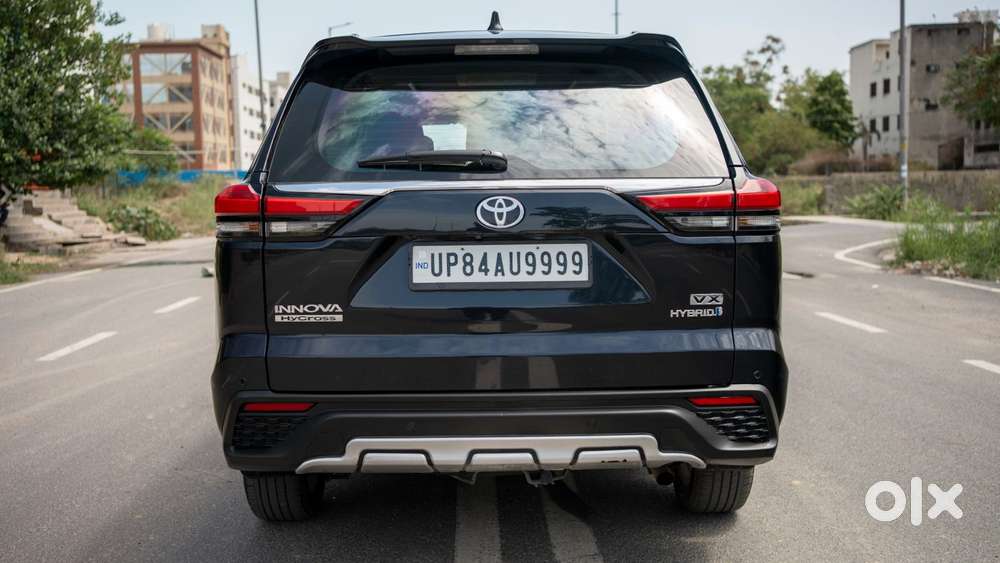 Toyota Innova Hycross 2.0 Vx (o) Hybrid 8 Str, 2024, Petrol
