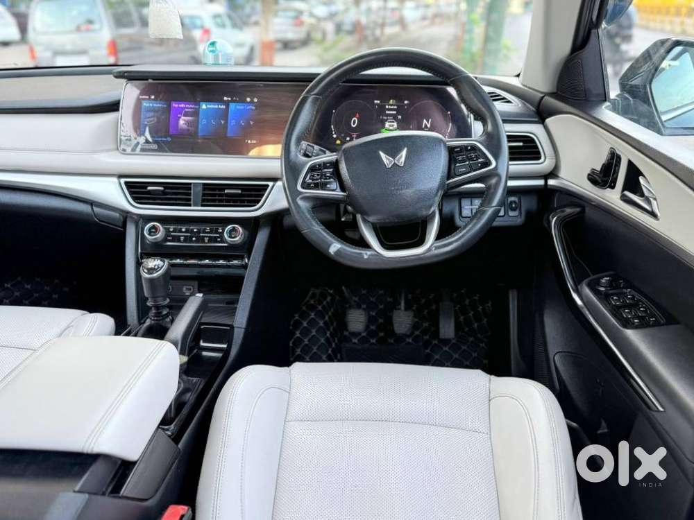 Mahindra Xuv700 2.2 Ax 7 Diesel Mt Luxury Pack Str, 2023, Diesel