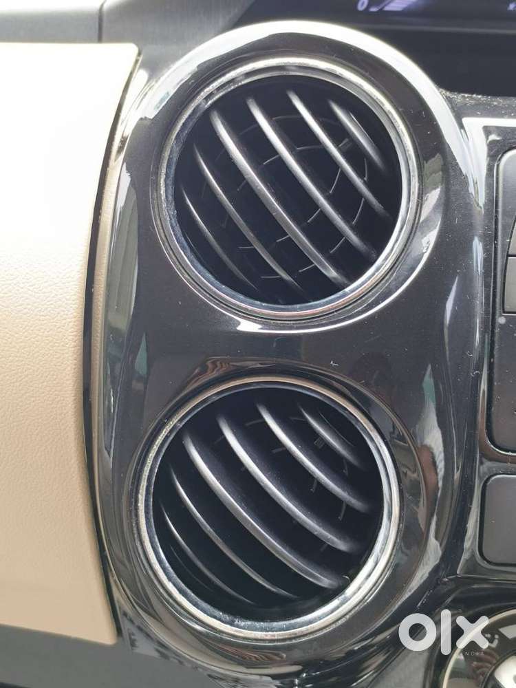 Toyota Etios Liva Vx Dual Tone, 2019, Petrol