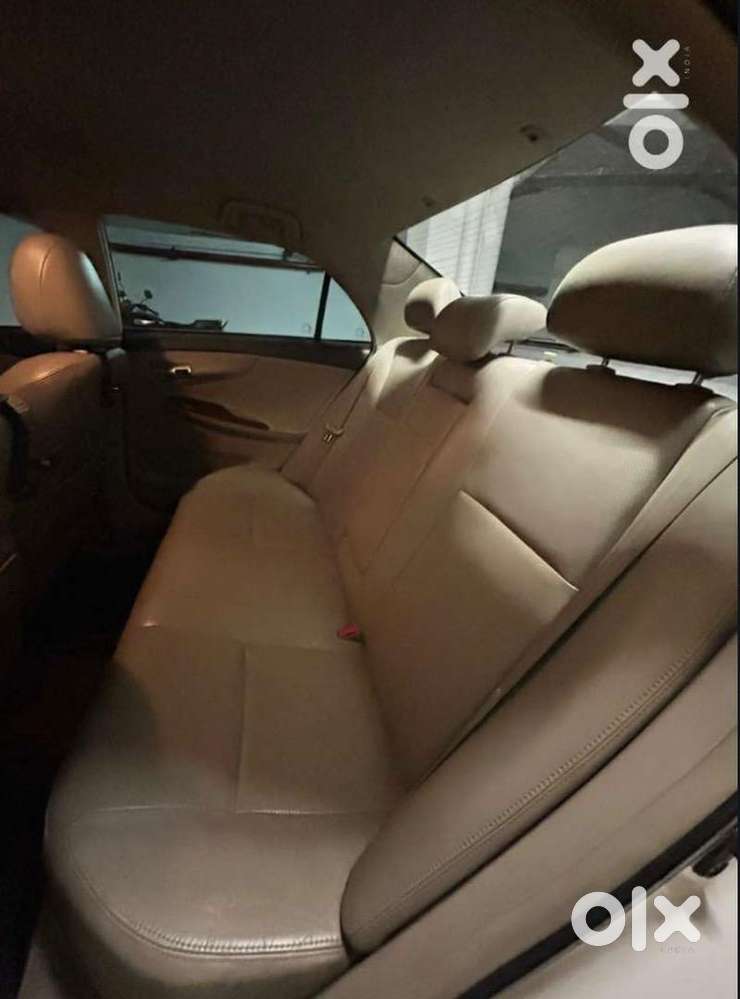 Toyota Corolla Altis 2012 Petrol Well Maintained