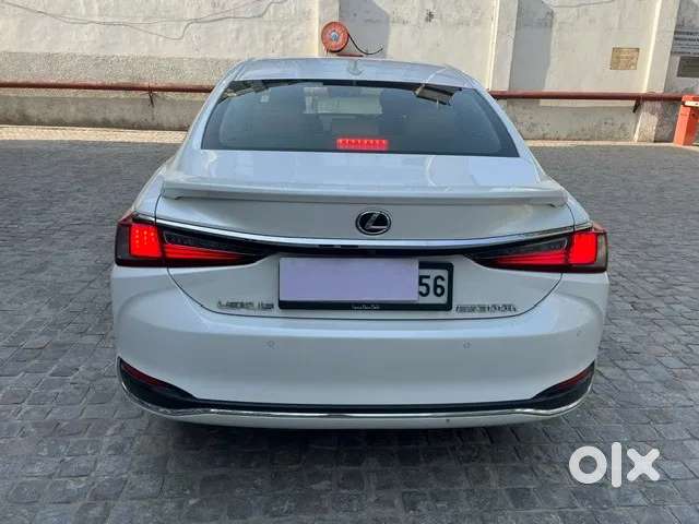 Lexus Es, 2023, Petrol