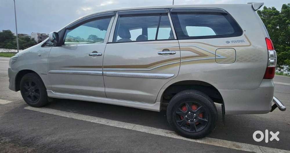 Toyota Innova 2.5 G (diesel) 8 Seater, 2013, Diesel