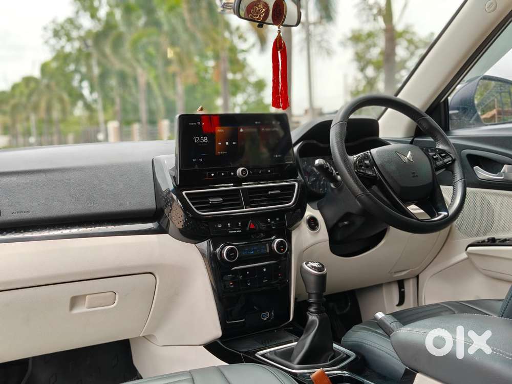 Mahindra Xuv 3xo Ax7l Petrol Mt, 2024, Petrol
