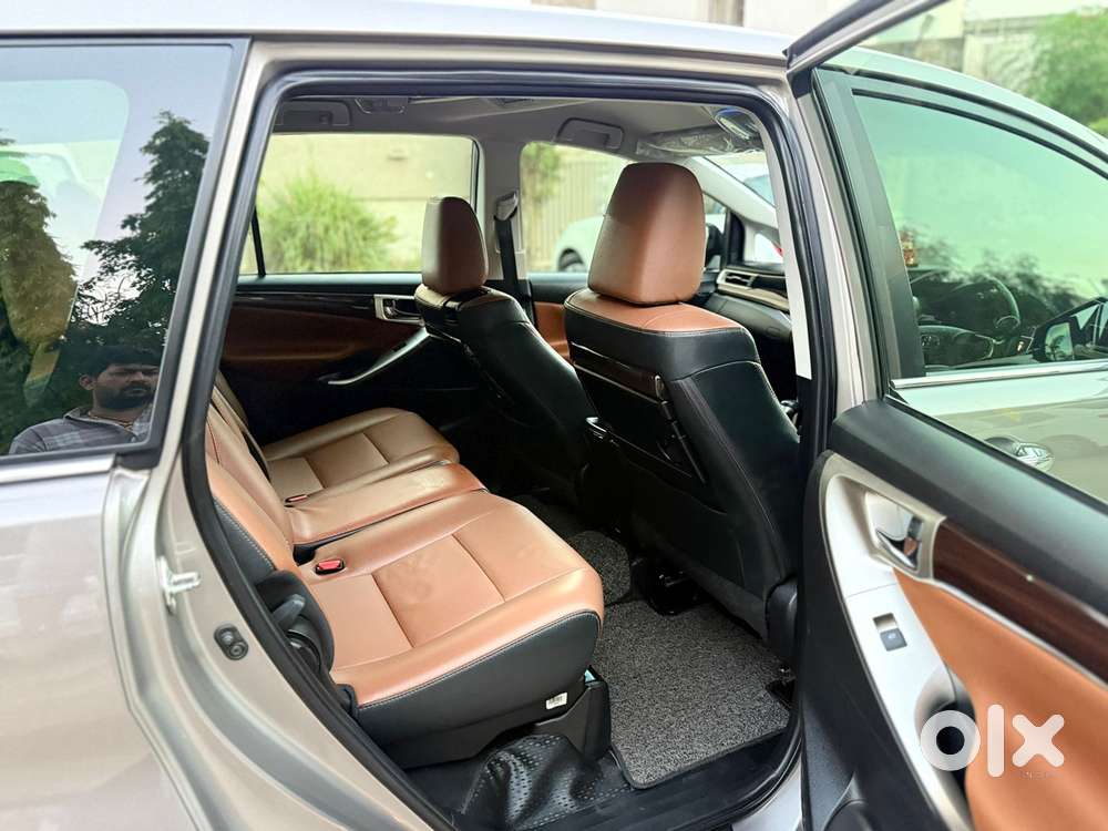 Toyota Innova 2.5 Zx Diesel 7 Seater Bsiii, 2022, Diesel